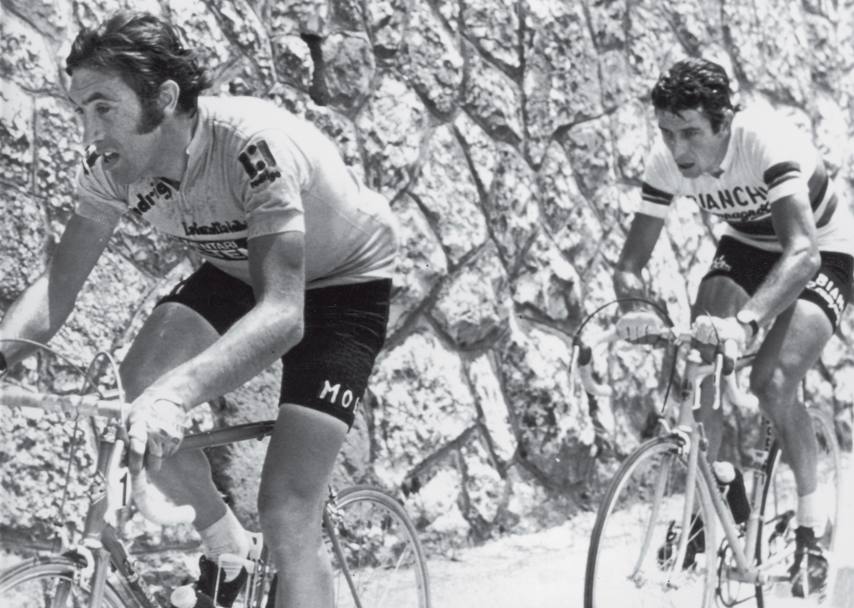 Giro d&#39;Italia 1974, 18esima tappa Iseo - Sella Valsugana: Merckx, in maglia rosa, precede il Campione del mondo Felice Gimondi